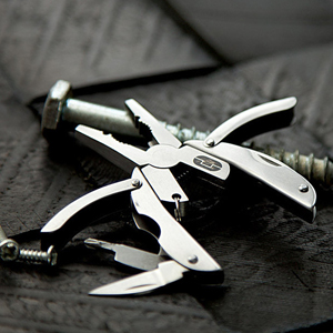 True utility multitool Scarab