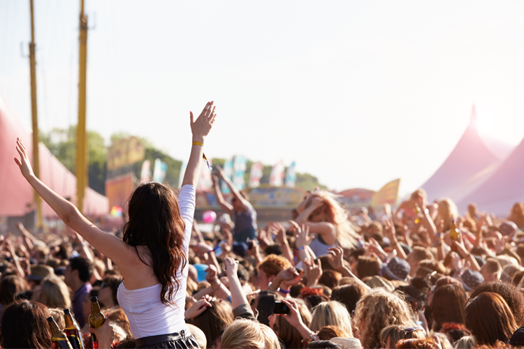 Jongeren sparen voor festivalbezoek