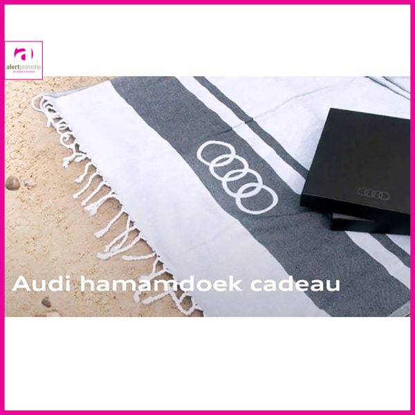 Hamamdoek met ingeweven logo in een geschenkdoos