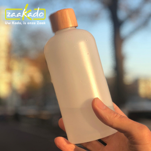 Waterfles-duurzaam-bamboe-suikerriet-herbruikbare-fles-witte-frosted-personaliseren-zaakado-relatiegeschenk-nature-bottle-relatiegeschenken-rotterdam-zaakado-fles-met-logo