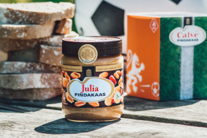 Online cadeaushop maakt Calvé Pindakaas met elke naam