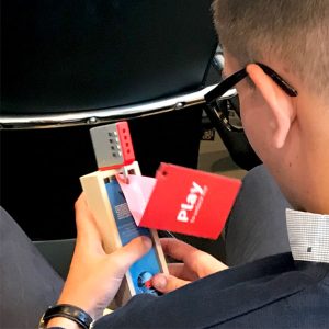 wijnkist-kerstgeschenk-met-slot-spel-wijn-kerstpakket-gamification-kerstkaart-relaties-personeel-kerstpakket-relatiegeschenk-eindejaarsgeschenk-gepersonaliseerd-lzaakado-rotterdam